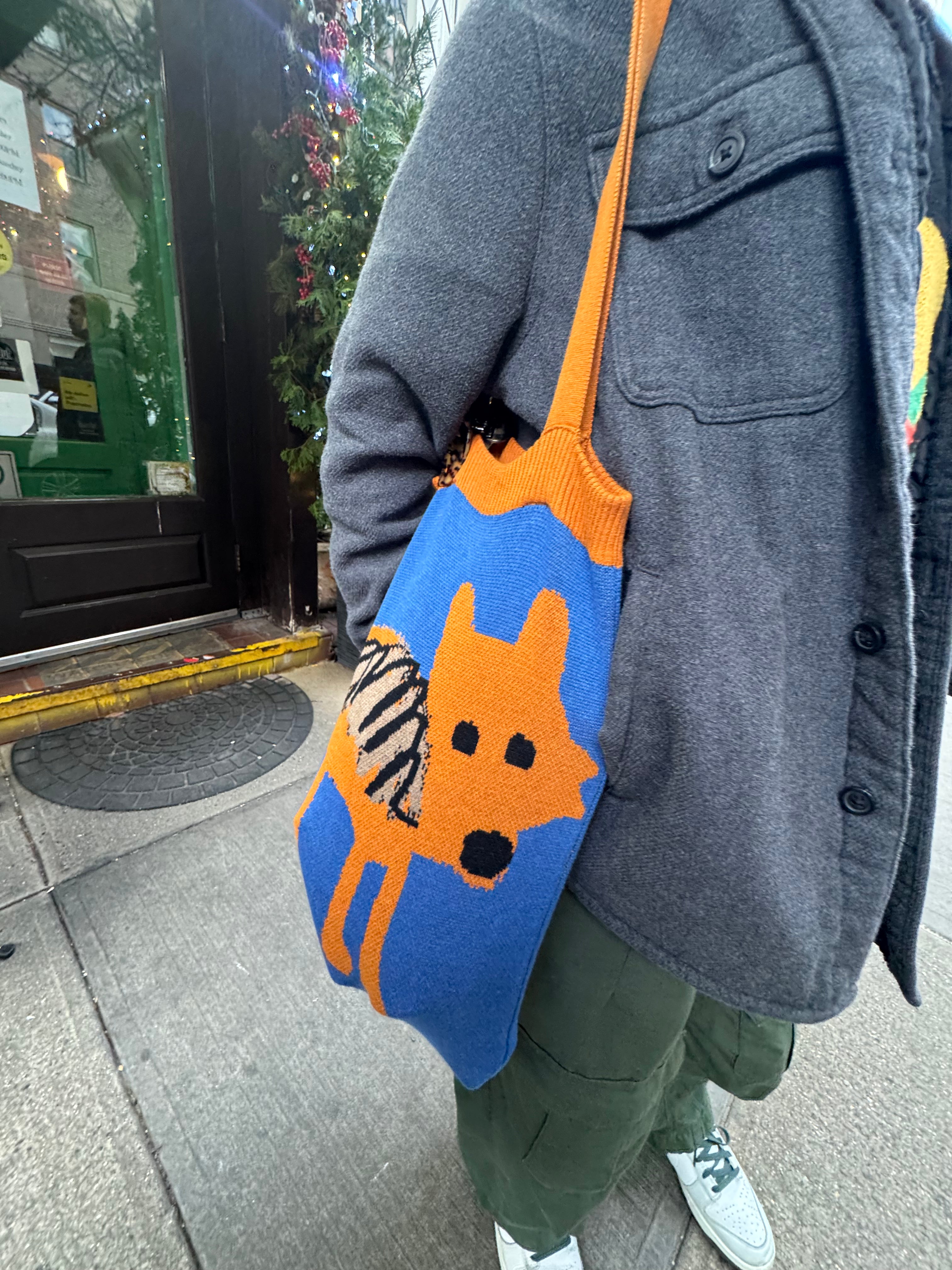 LITTLE DOG KNITTED TOTE BAG